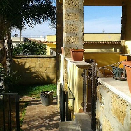 Girasole Guest House แตร์ราซีนี ภายนอก รูปภาพ