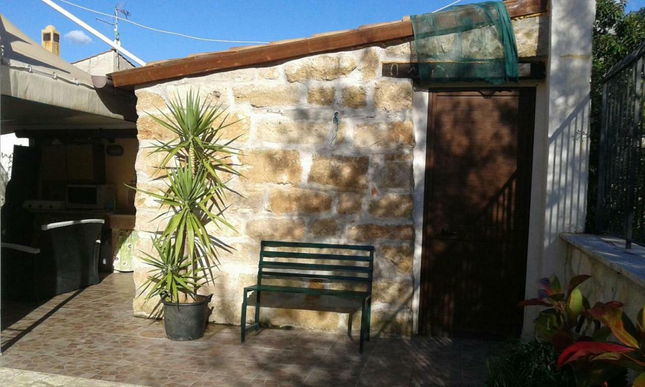Girasole Guest House แตร์ราซีนี ภายนอก รูปภาพ