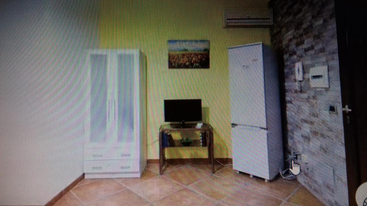 Girasole Guest House แตร์ราซีนี ภายนอก รูปภาพ