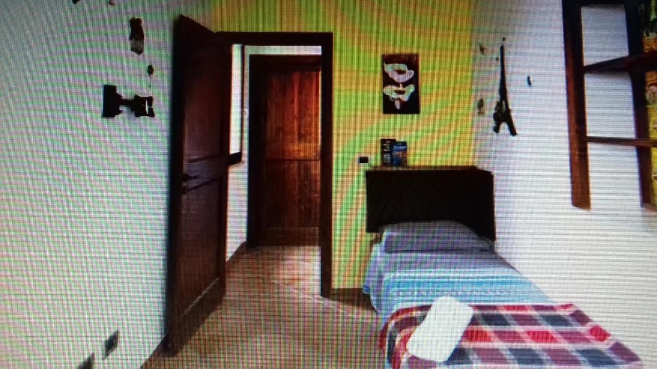 Girasole Guest House แตร์ราซีนี ภายนอก รูปภาพ